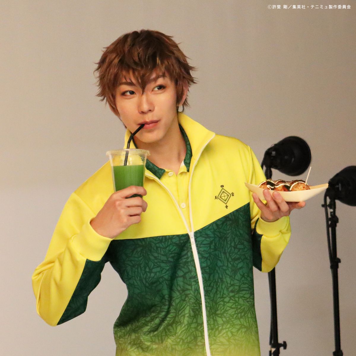 四天宝寺 忍足謙也くんの青汁とたこ焼きを楽しんでいる様子を更新🐙