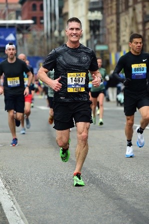 【東京マラソン2026チャリティの ランナーインタビュー Vol. 8】 兄弟とともに走り続けるランナー、レインホルドさん／Reinhold, a Runner Racing Together with His Brother